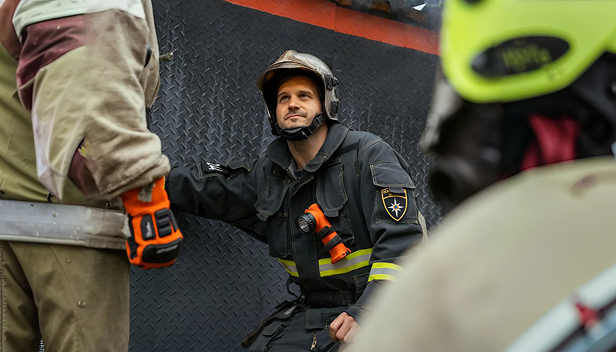 Джин из BTS стал волонтёром: что известно о K-pop любимчике