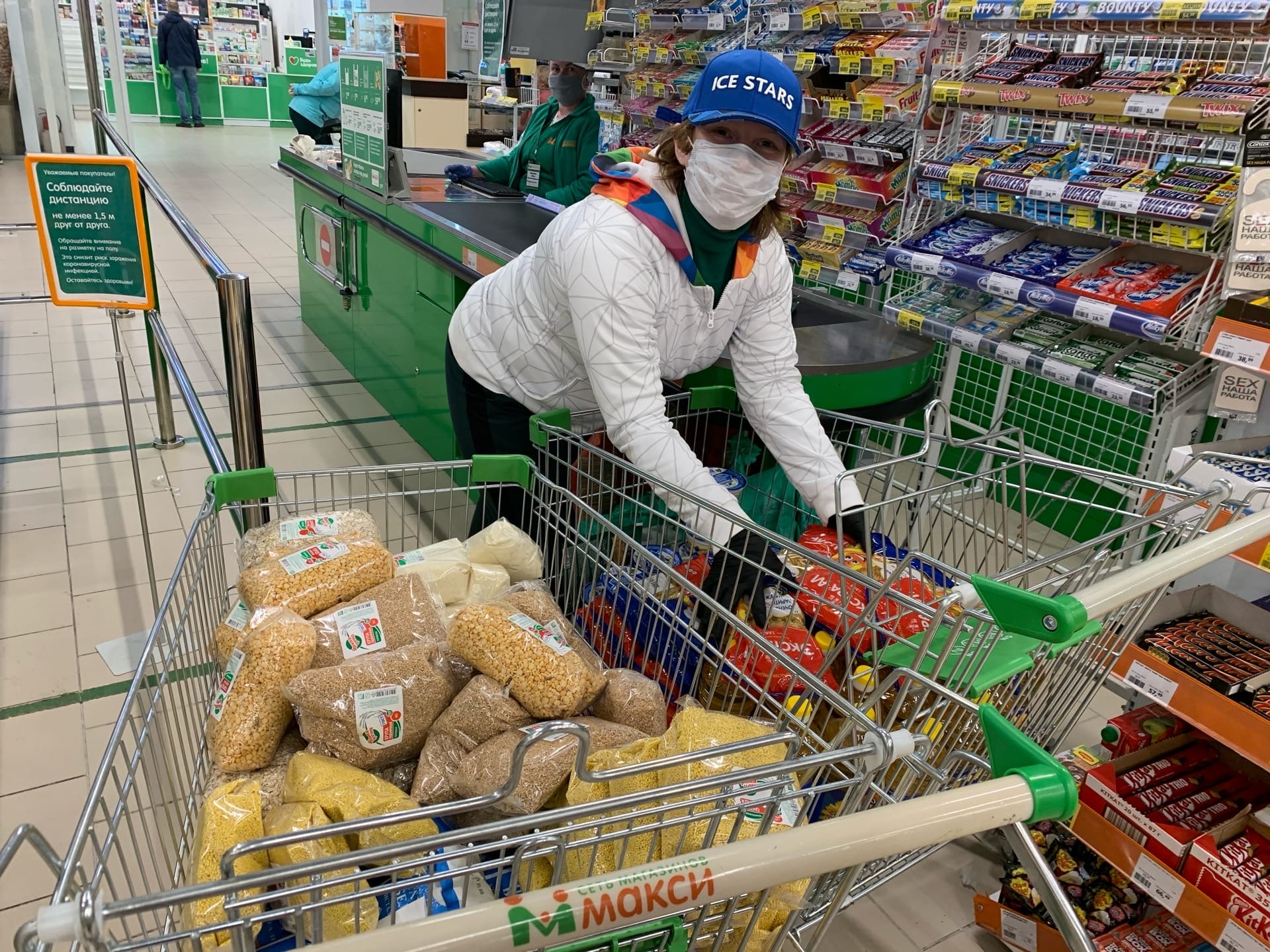 Волонтерский центр САФУ провел акцию по сбору макулатуры и пластика.