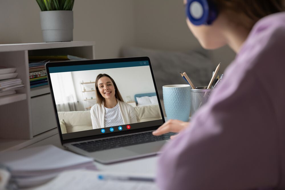 Полезно для себя — полезно для работы: топ-5 онлайн-встреч ноября для профессиональной и личной…