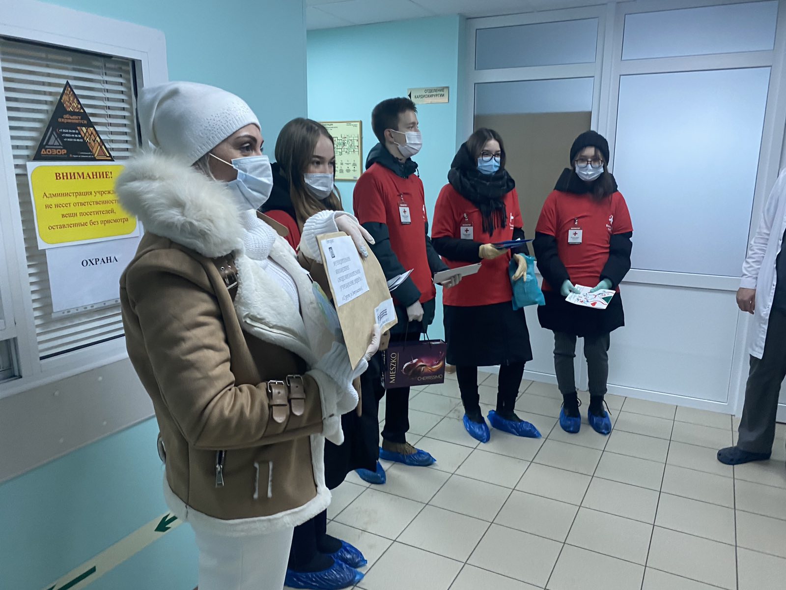 В преддверии Дня педиатра волонтеры-медики посетили Окружной кардиологический диспансер