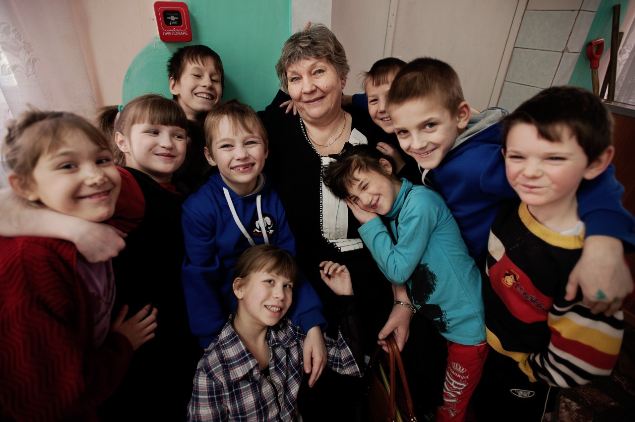 Наука правильной заботы: как облегчить жизнь ребенка, который растет в детском доме