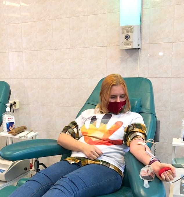 Ни дня без доброго дела: волонтёры ВЦ «Прорыв» приняли участие в предновогодней донорской акции