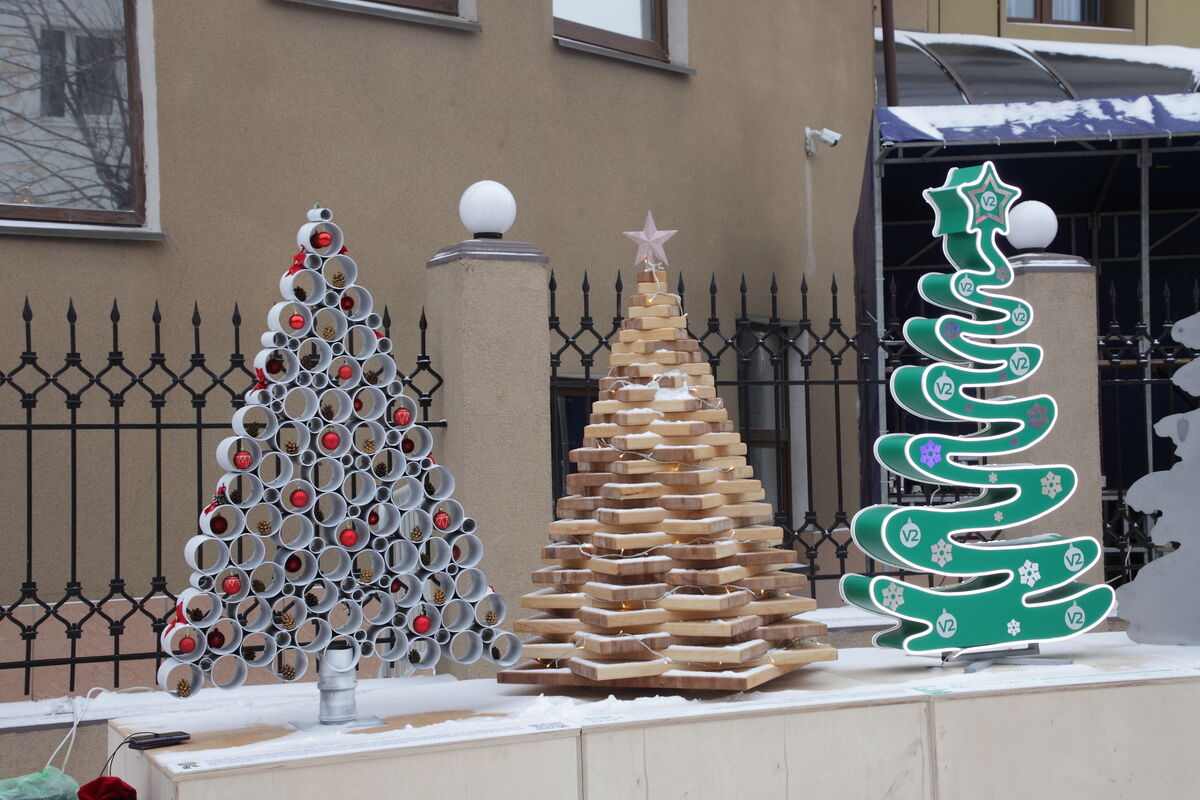 Жители Калуги приняли участие в подготовке города к празднованию нового года