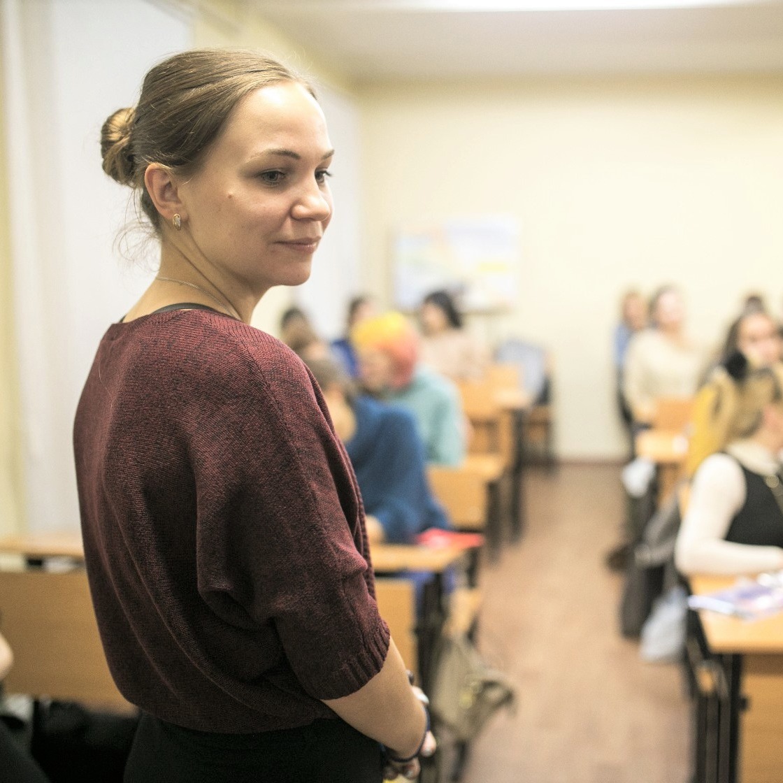 Альтернативная коммуникация: как волонтеры фонда «Со-единение» помогают людям со слепоглухотой