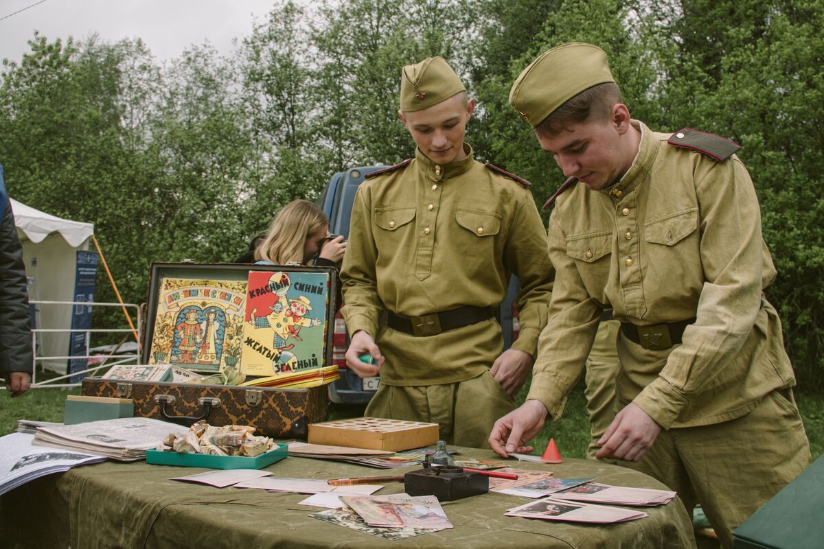 Псковские волонтёры представили интерактивную площадку «Военное детство»