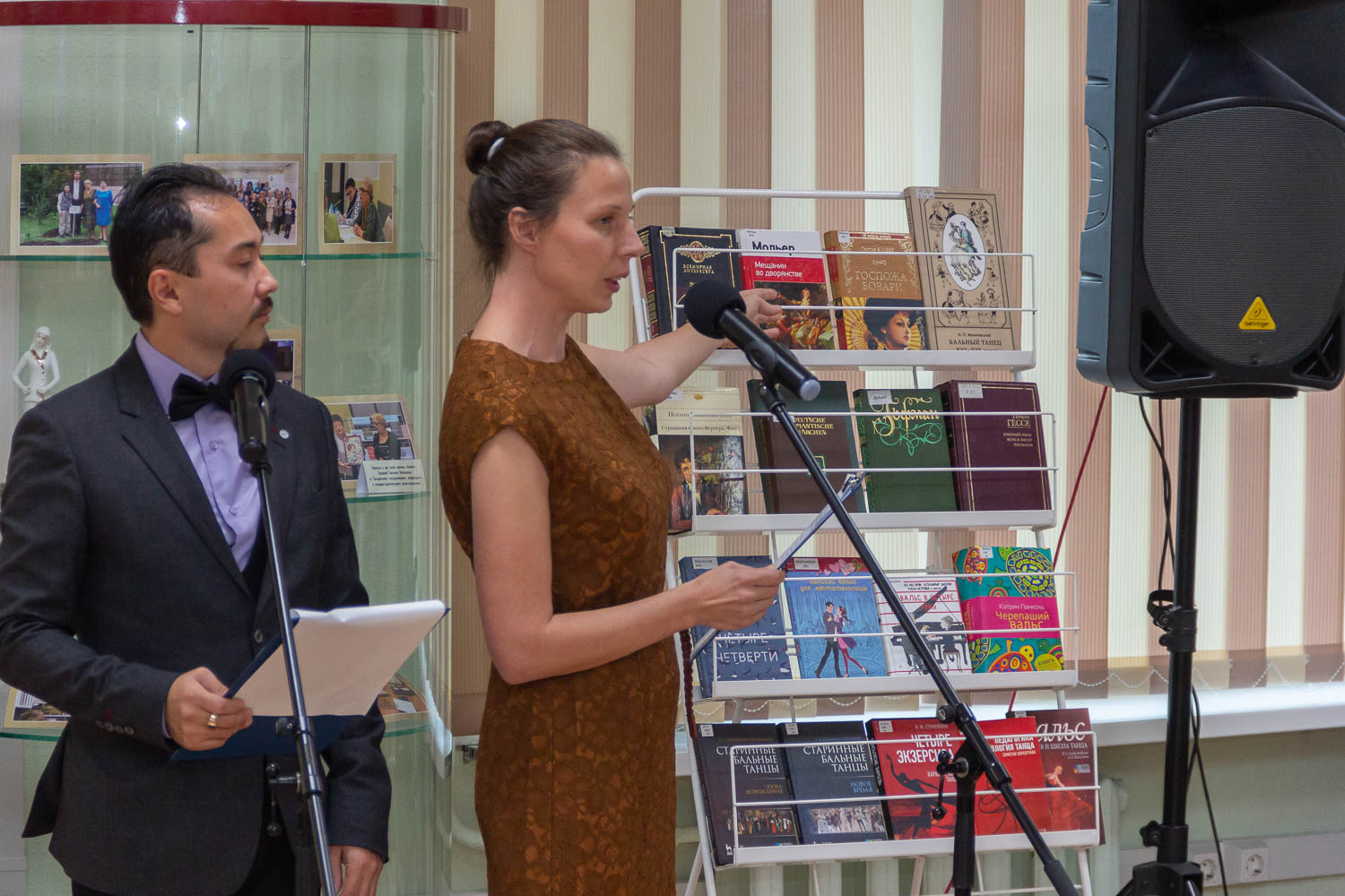 Сахалинцы отметили День музыки и День пожилого человека в областной научной библиотеке