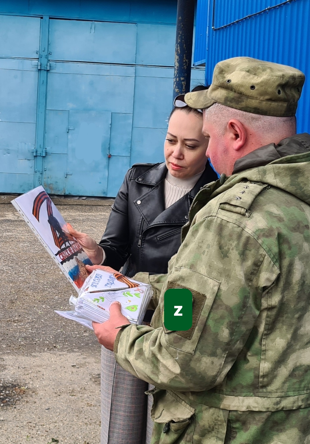 Гуманитарная помощь и письма солдатам в ДНР и ЛНР.