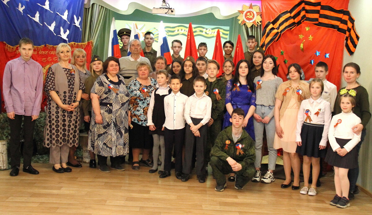 Поздравление пожилых людей с 77-ой годовщиной Победы в Великой Отечественной Войне.