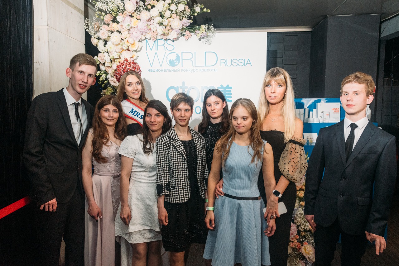 Учащиеся школы леди и джентльменов побывали на финале конкурса «Миссис Россия Мира-2022»