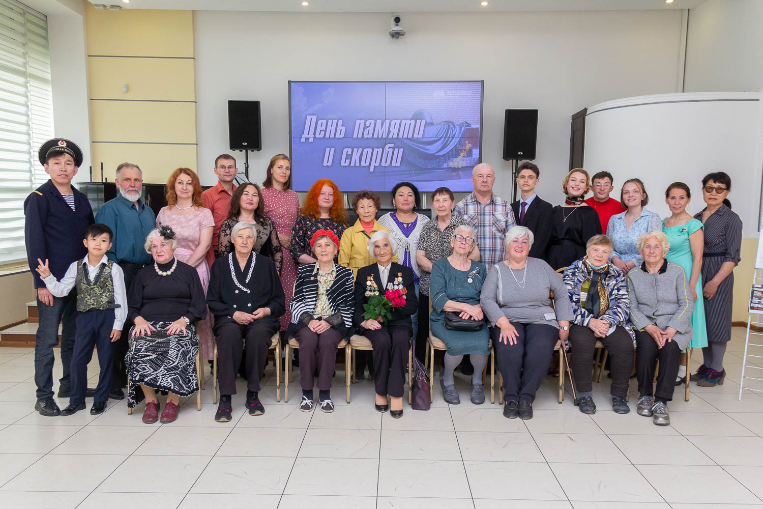 ЛИТЕРАТУРНО-МУЗЫКАЛЬНЫЙ ВЕЧЕР В ЧЕСТЬ ТЕХ, КТО ОСТАЛСЯ В ПАМЯТИ НАВЕЧНО, ПРОШЕЛ В САХОУНБ