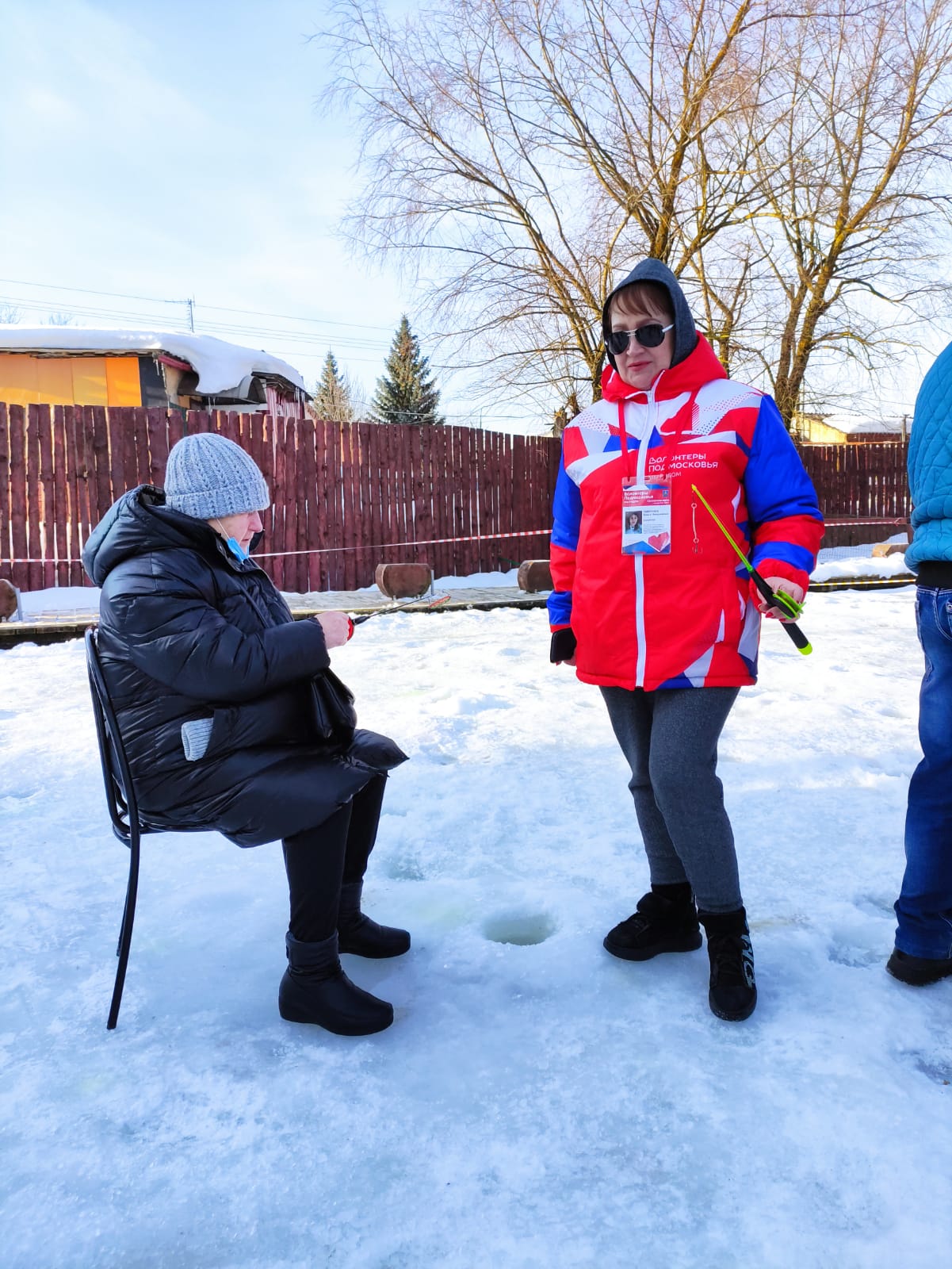 Волонтеры продолжают помогать