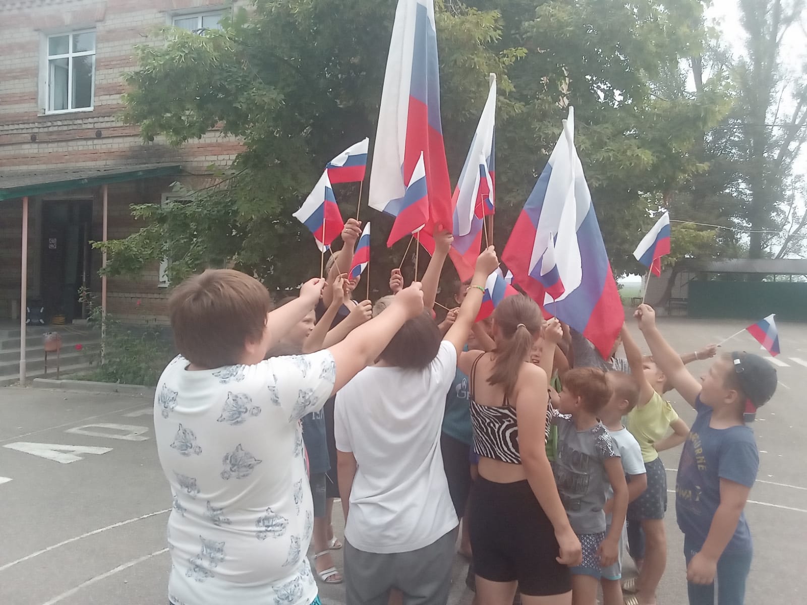 «Откуда на флаге России три цвета?».