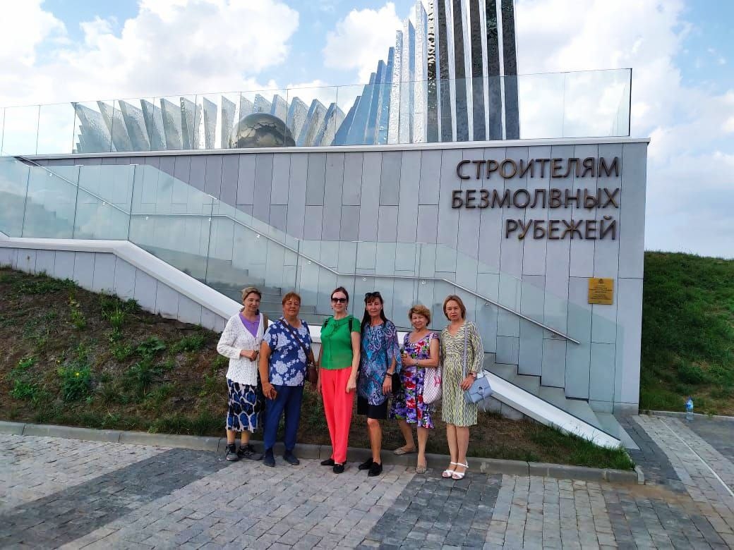 Чебоксарские экспресс-бабушки посетили мемориал труженикам тыла