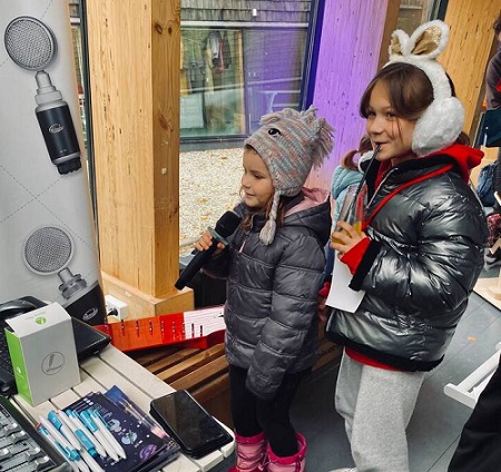 «Октава ДМ» провела детские вокальные мастер-классы с цифровой вокальной радиосистемой