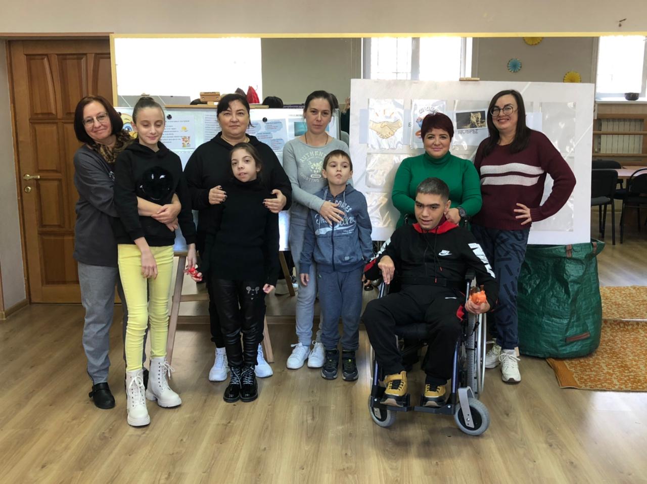 «Я очень благодарна, что меня впервые спросили, как я справляюсь»: о работе с родителями детей с ОВЗ