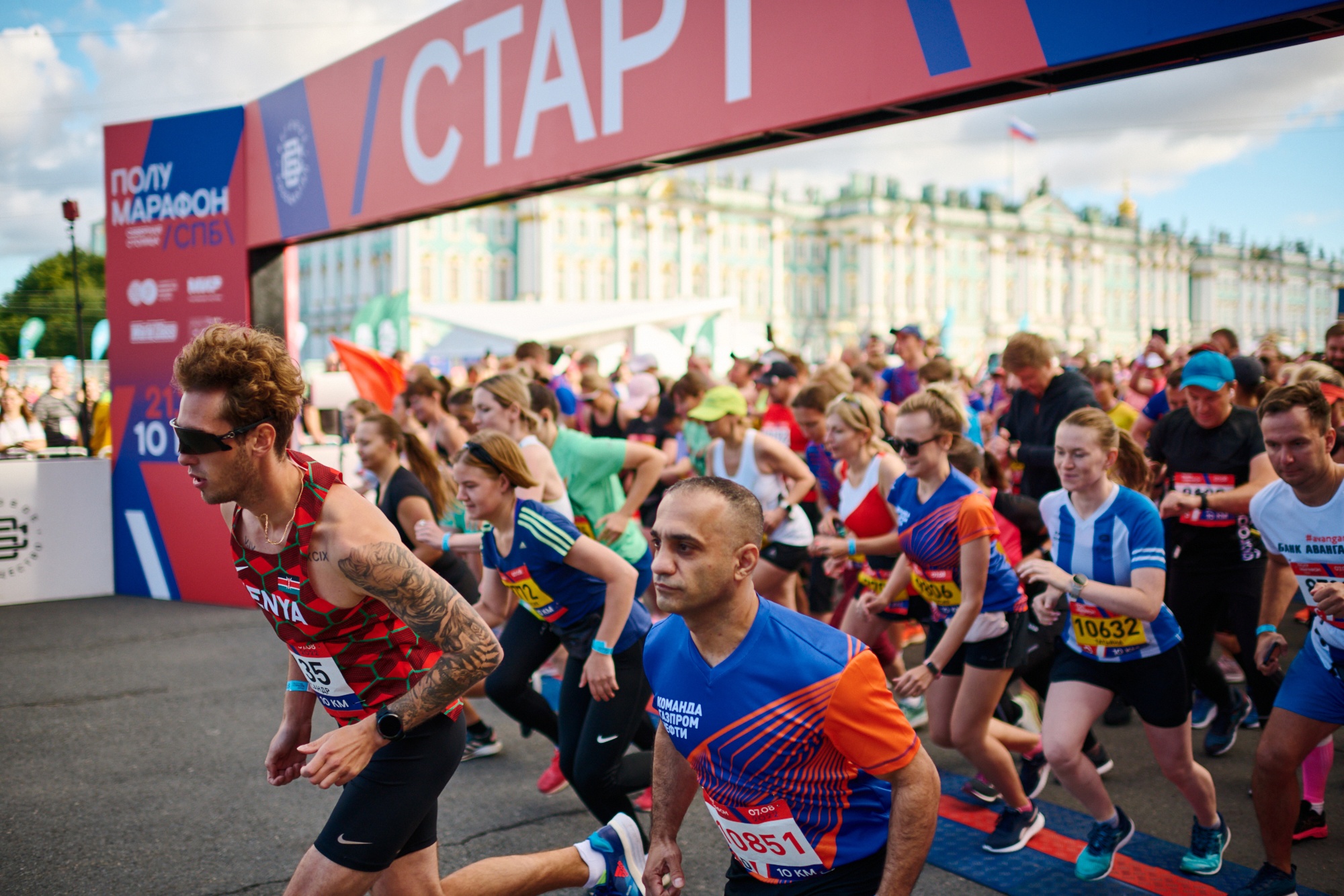 БФ «Точка Опоры» в поддержку паралимпийцев — генеральный благотворительный партнер СПБ полумарафона…