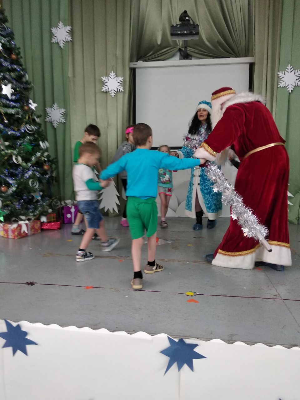 Для ребят в детском доме «Тёплый дом» состоялся Новогодний праздник