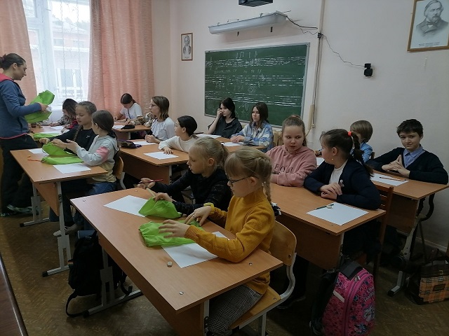 Школьники узнали, что такое экомешочки и как создавать бумагу дома