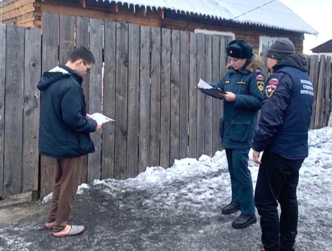 Осторожно — огонь! Студенты-спасатели ТувГУ проводят противопожарный профилактический рейд…