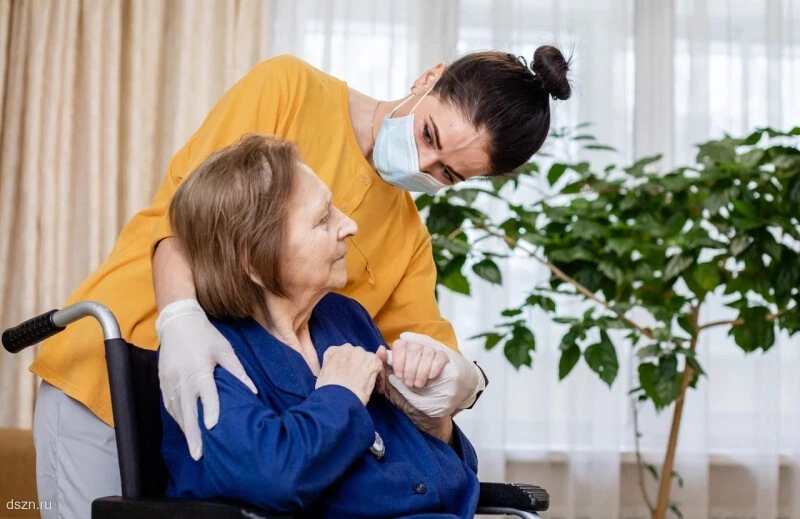 Сотрудники геронтологических центров и социальных домов осваивают новые стандарты и повышают…