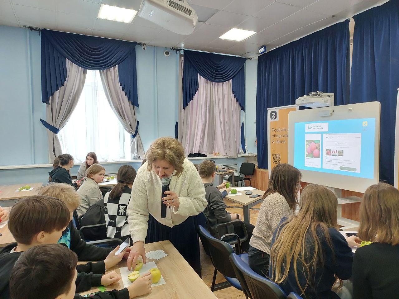 Научный руководитель проекта «Волонтер-натуралист» Екатерина Журавлева прочитала лекцию…