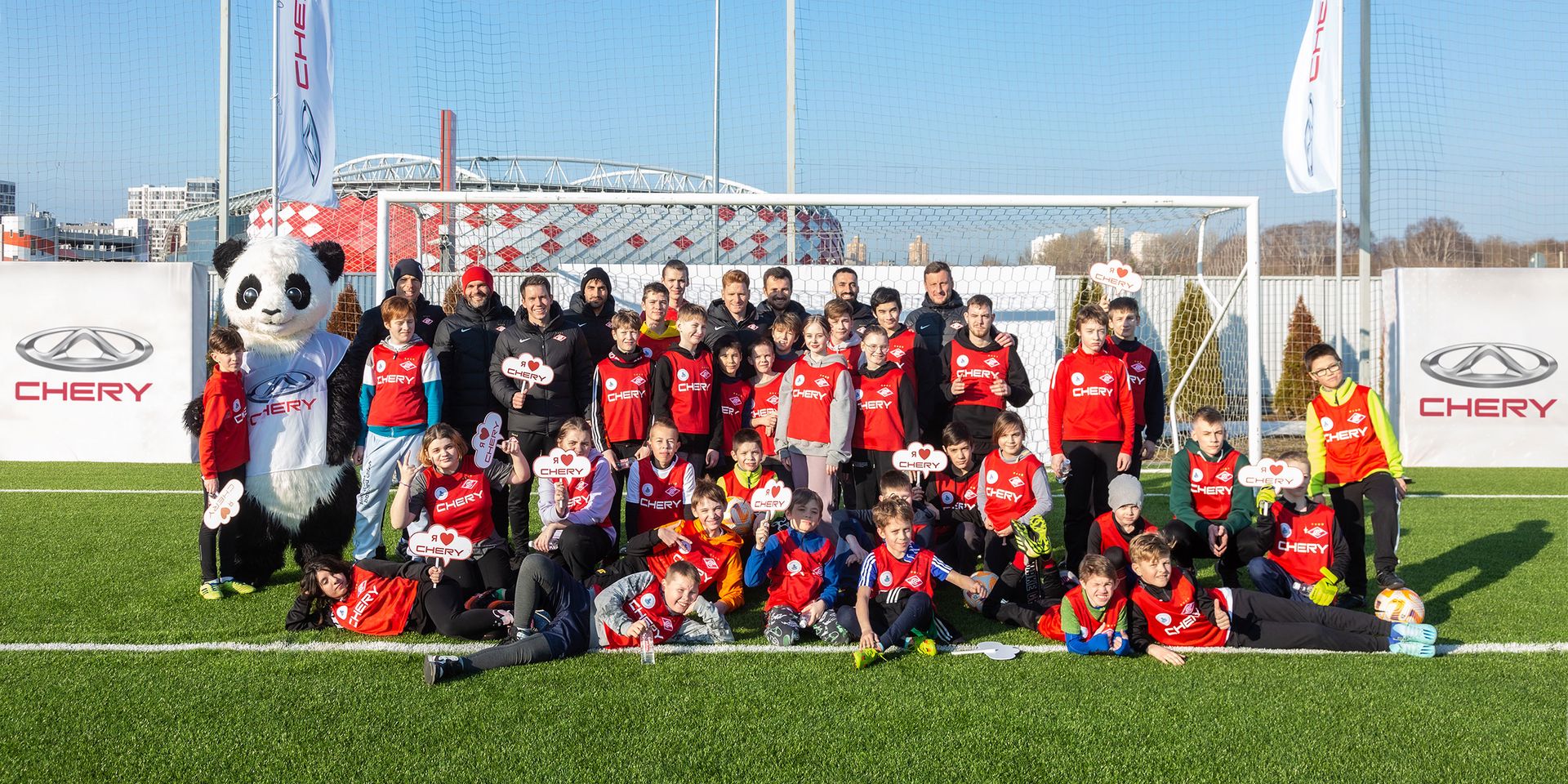 35 детей против 7 взрослых: дети из приемных семей одержали победу над тренерской командой…