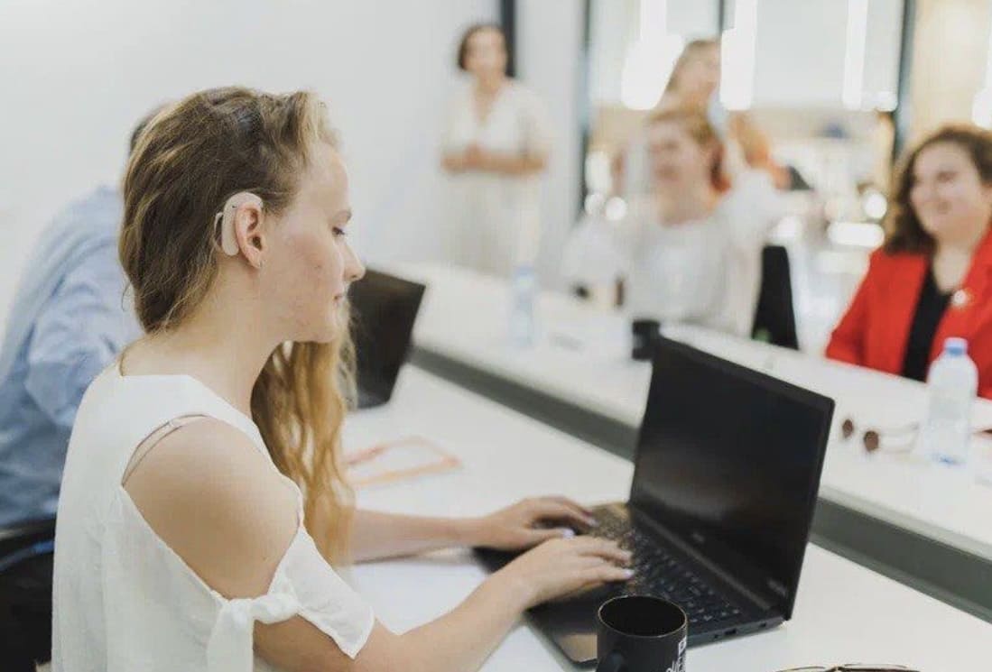 Профессии будущего для глухих и слабослышащих!