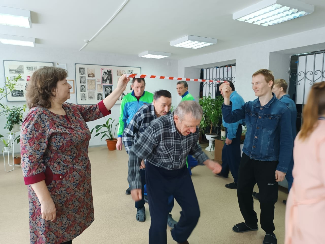 Волонтёры поздравили с именинами проживающих в психоневрологическом интернате Кузбасса.
