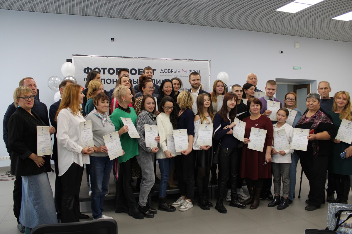 Волонтеры в лицах