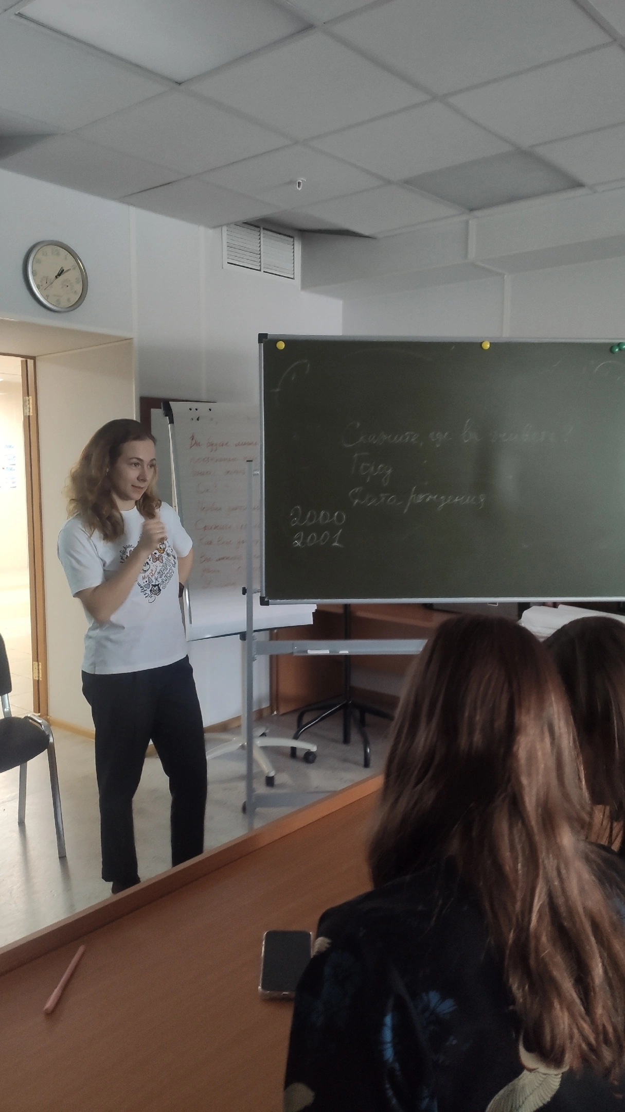Инклюзивные волонтеры Сургутского государственного университета изучают русский жестовый язык