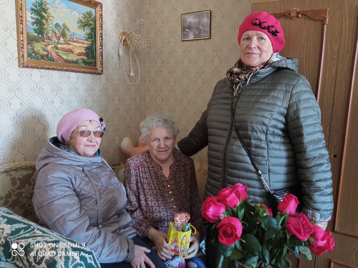 серебряные волонтёры отряда «БлагоДарю» несут добро
