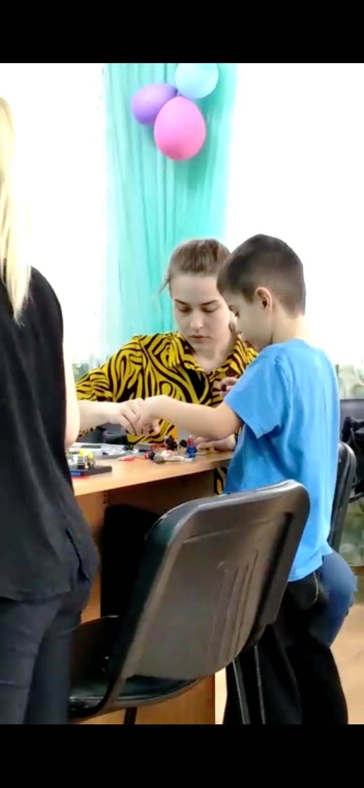 Чтобы помогать, не нужен костюм супергероя…