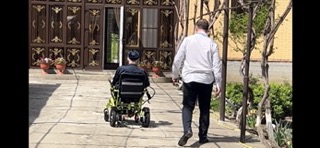 Люди с ОВЗ получили в пользования, удобные инвалидные кресло-коляски.