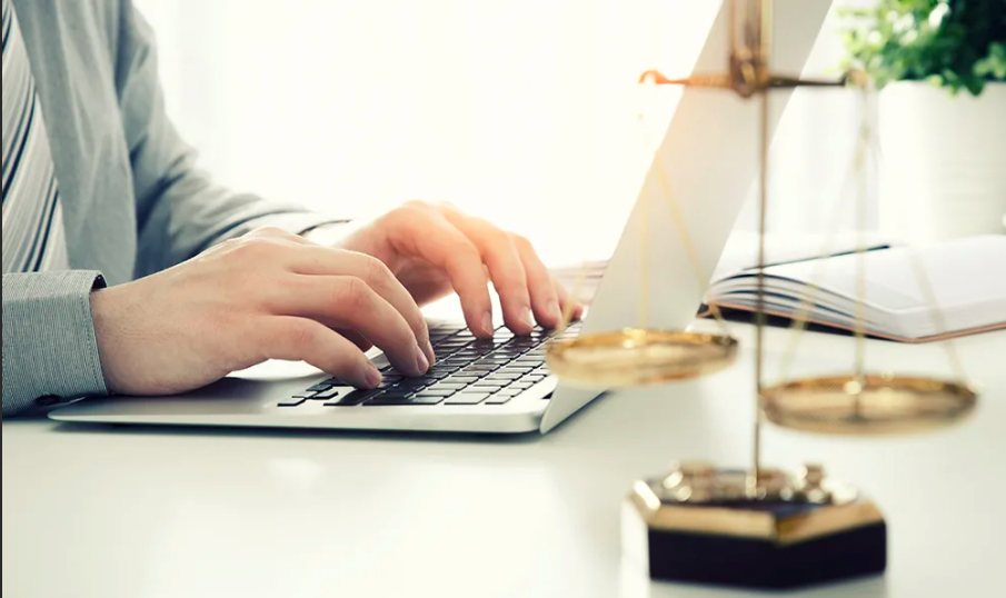 Фонд «Подсолнух» запустил приложение по юридической поддержке врачей