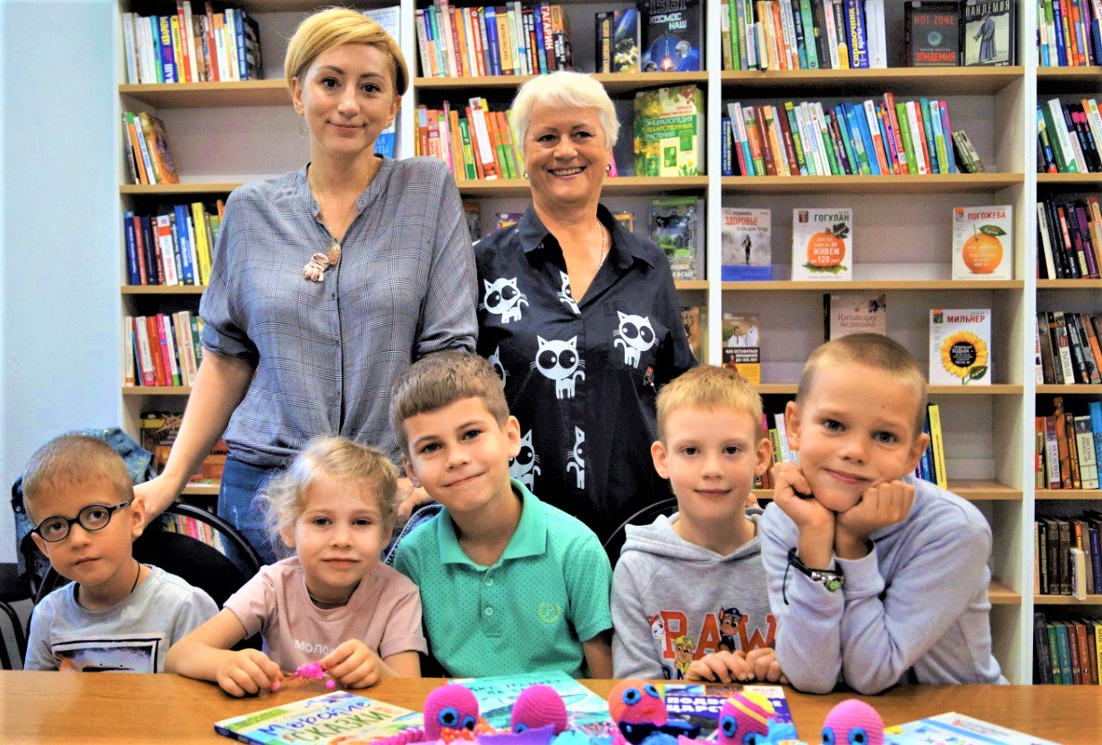 В БИБЛИОТЕКЕ «СОЦИАЛЬНОЙ» В ЛИПЕЦКЕ ДЛЯ СЕМЕЙ С ОСОБОЙ ЗАБОТЫ ПРОШЕЛ ИНКЛЮЗИВНЫЙ…