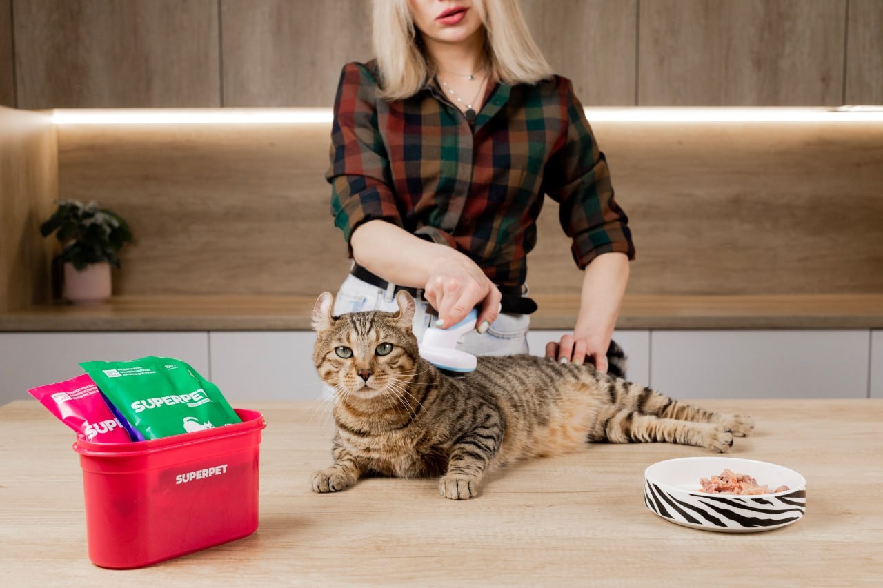 Компания SUPERPET подарит полезные подарки победителям фотоконкурса «Я читаю для кота»