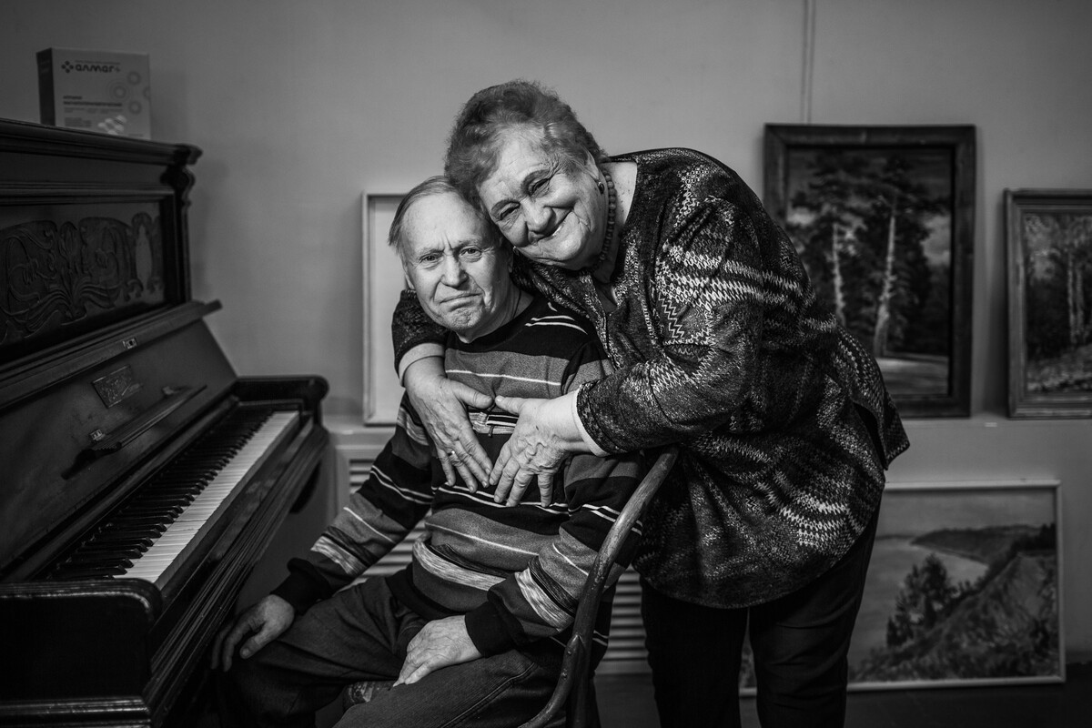 Дуэт музыкальных пенсионеров поделился с проектом «Энергия побед» секретами активности, трудолюбия…