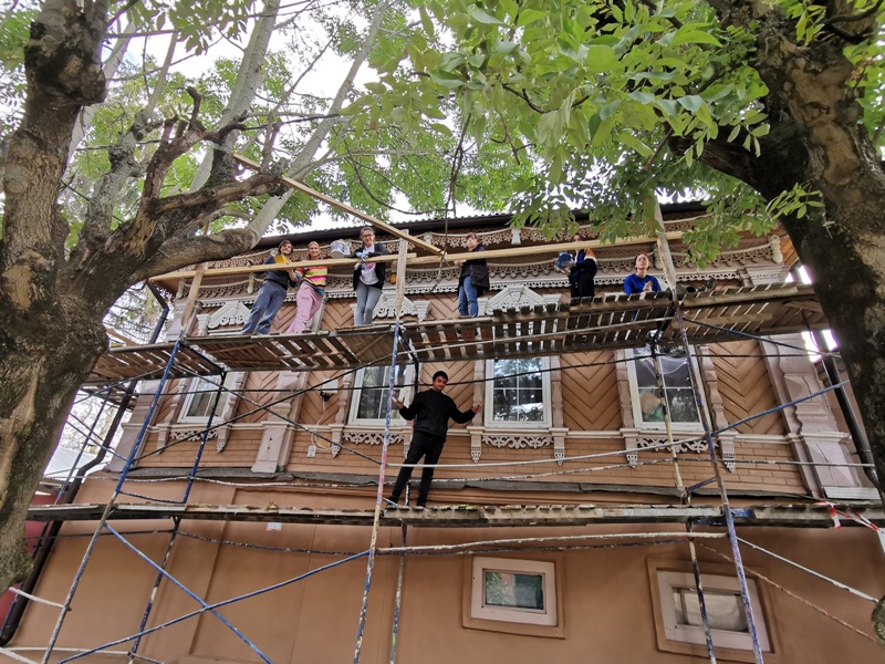 Тульские волонтёры отремонтировали старинный дом на Тургеневской улице