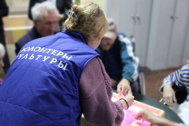 «Осенняя неделя добра»: активисты Волгоградской области участвуют в волонтёрской акции