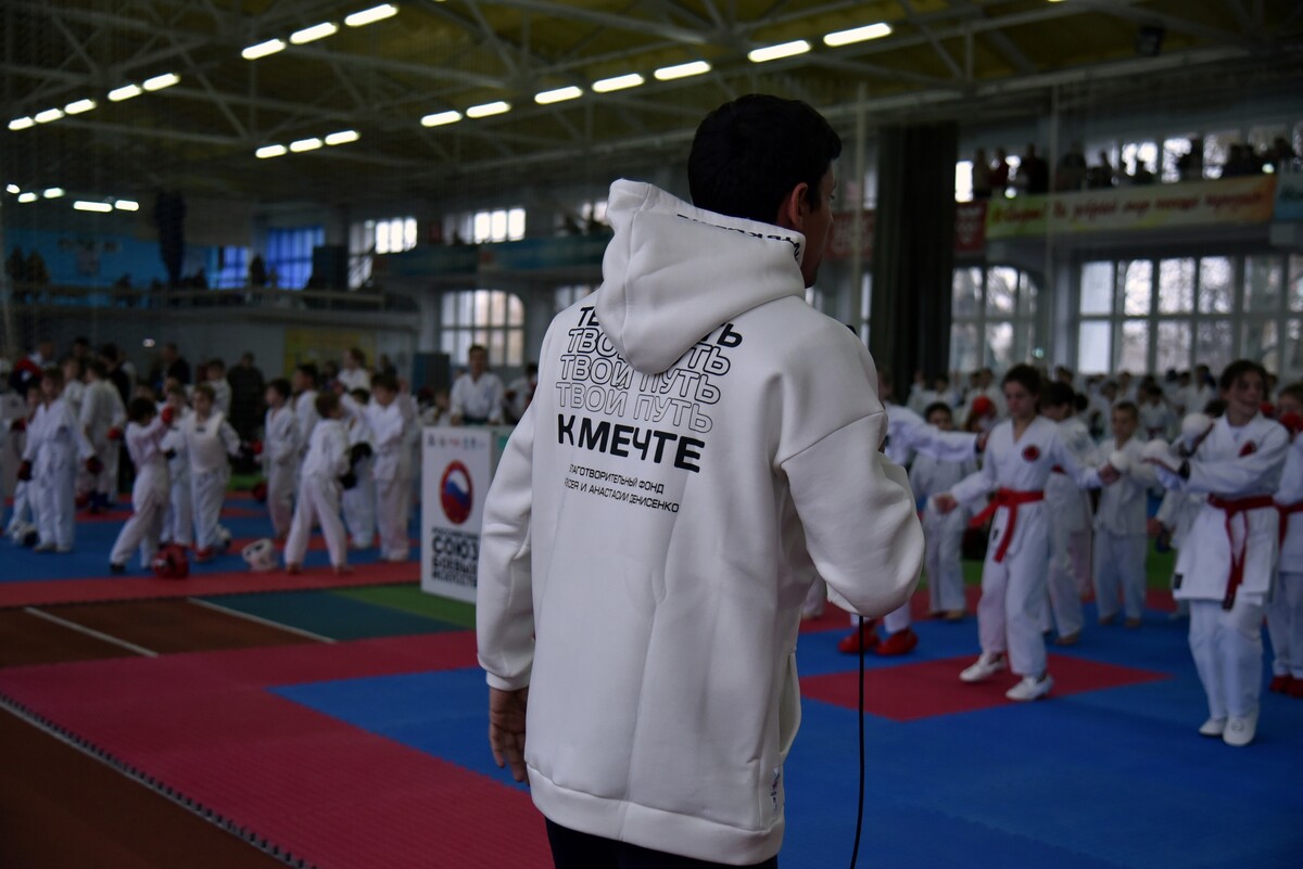 Народная зарядка с чемпионом двигается по Ростовской области