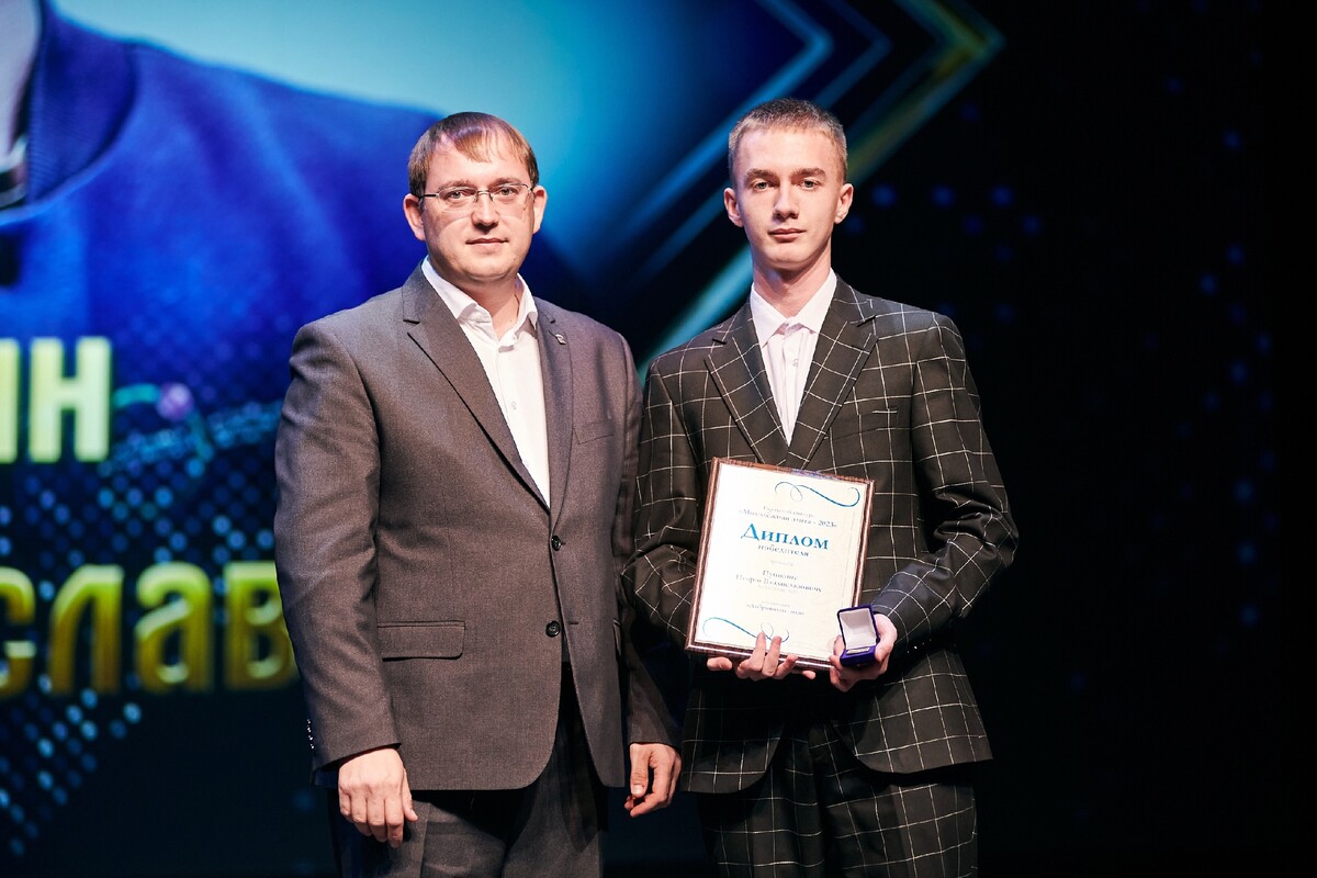 Добровольцем года стал…