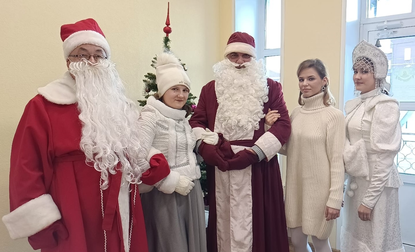 Сарапульцы поздравили детей участников Специальной военной операции с Новым 2024 годом и Рождеством…