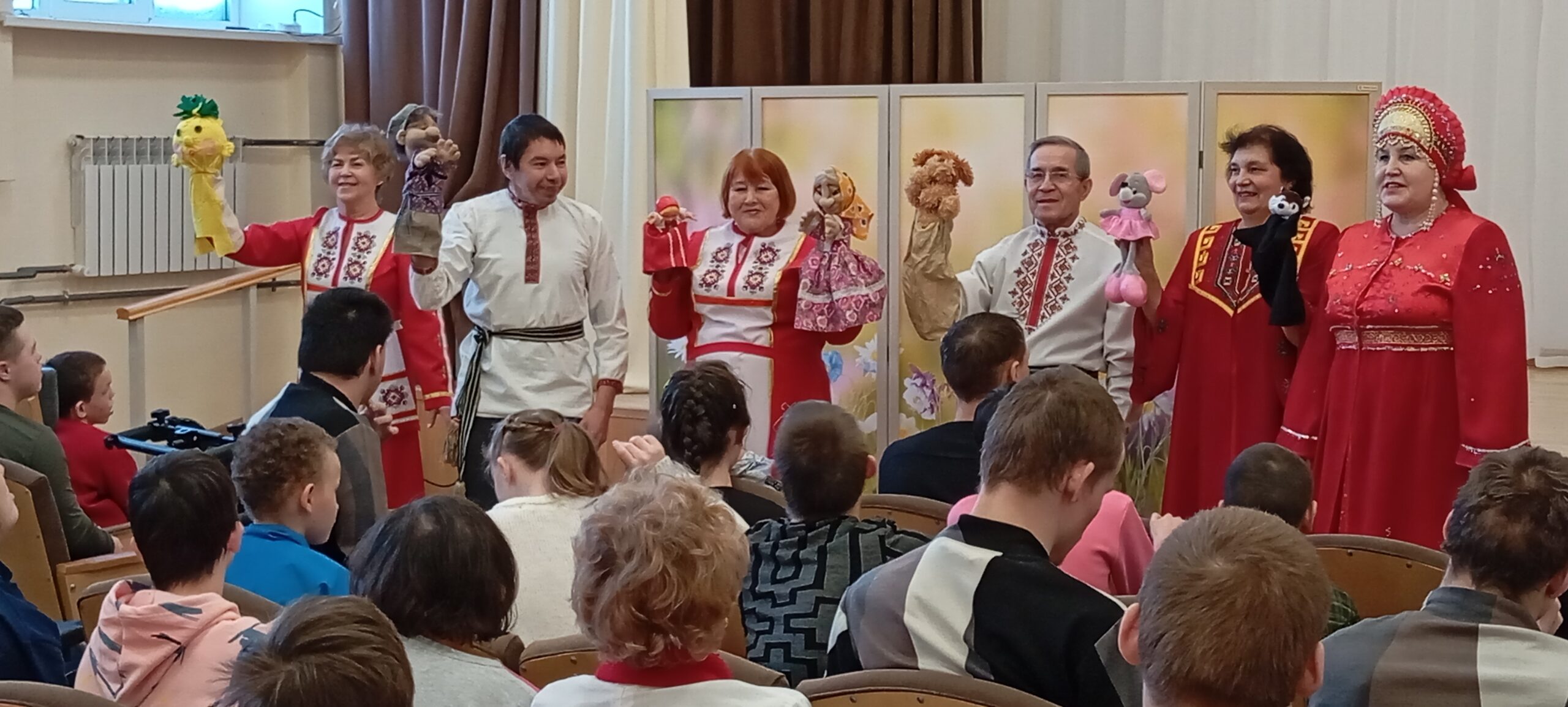 Чебоксарские серебряные волонтёры побывали в доме-интернате для детей