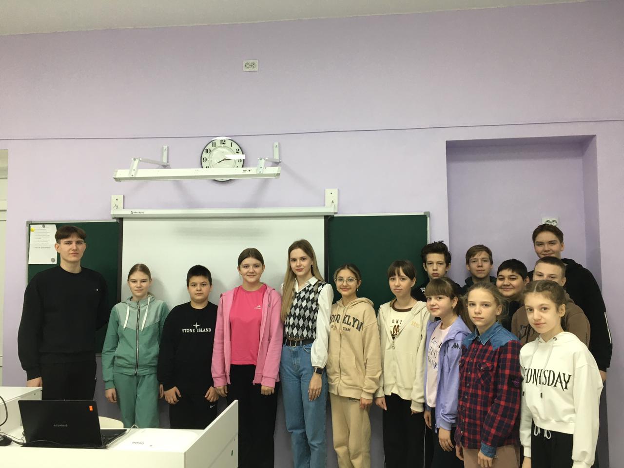 В рамках Всероссийской акции «Карьера Первых» волонтёры отряда «Поколение» провели встречу…