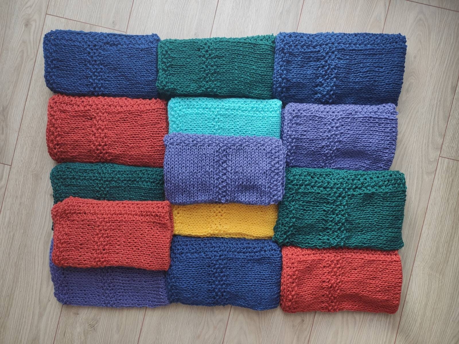 100 шерстяных пледов для недоношенных младенцев