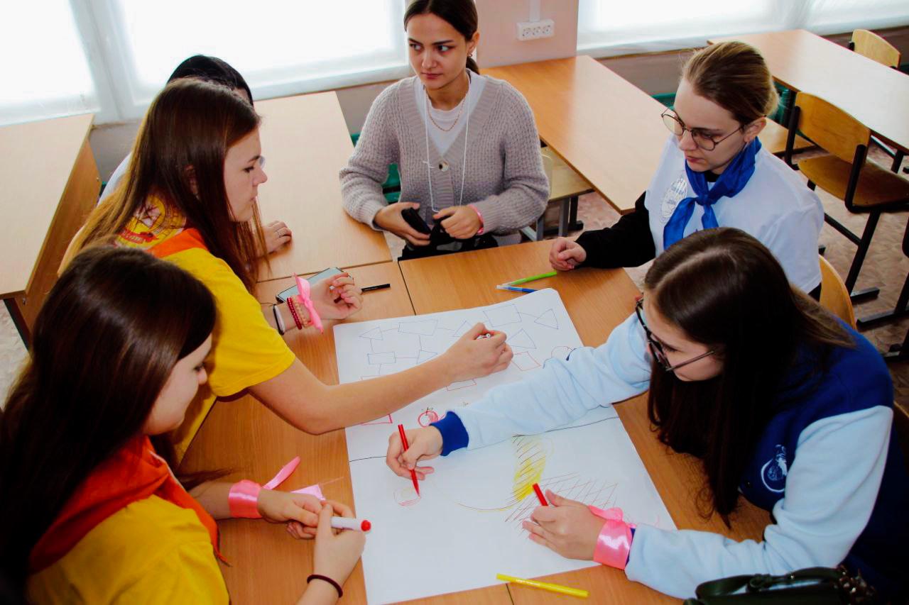 «Шаг к добровольчеству»: волгоградские волонтеры повышают компетенции на региональном форуме