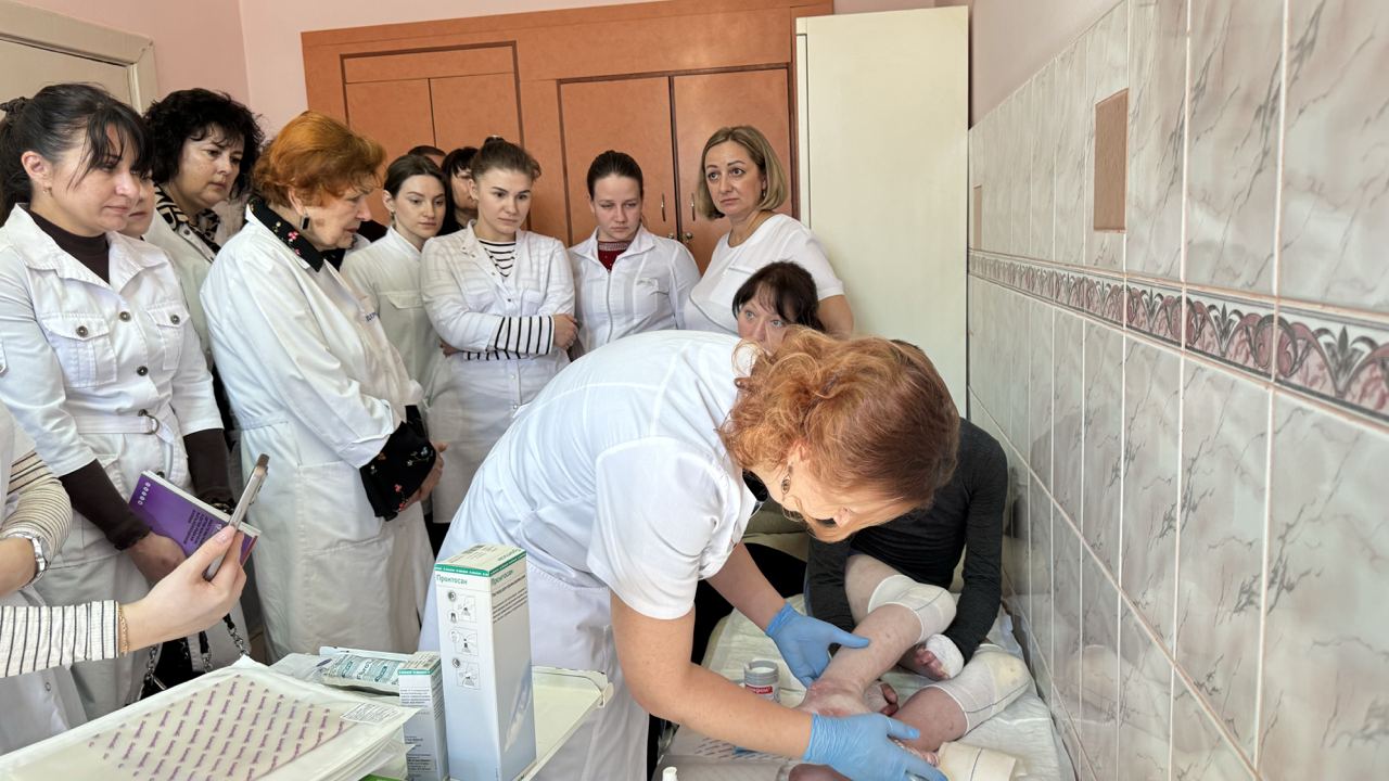 Медицинская команда фонда «Дети-бабочки» приняла участие в образовательном мероприятии и провела…