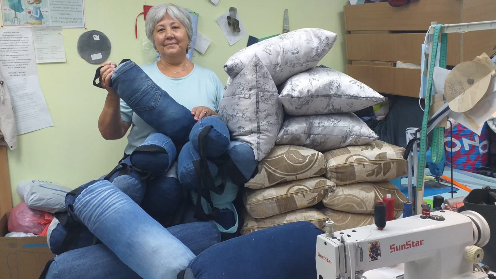 Многие пенсионеры, находясь на заслуженном отдыхе, помогают нашим Защитникам Отечества, которые…