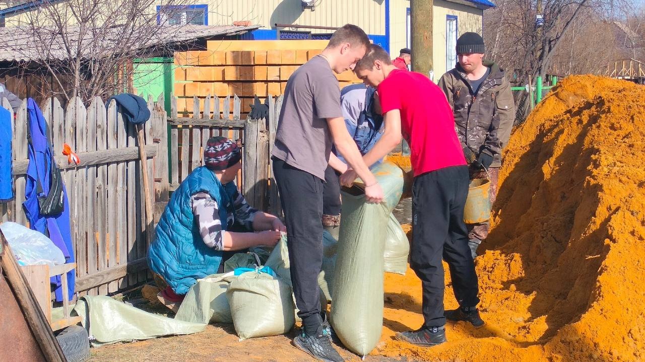 ЧС в Кургане и Тюмени: люди эвакуируются, не дожидаясь «большой» воды -  Добро.Медиа