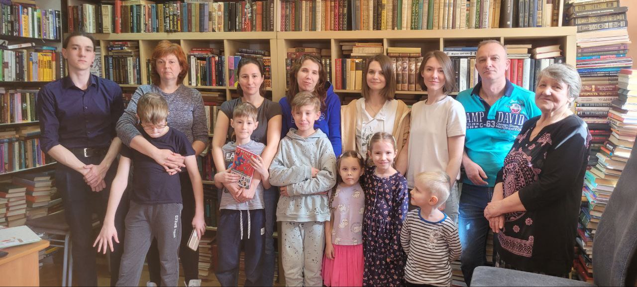 6 апреля прошло занятие Детской школы волонтеров в Лавке Букиниста